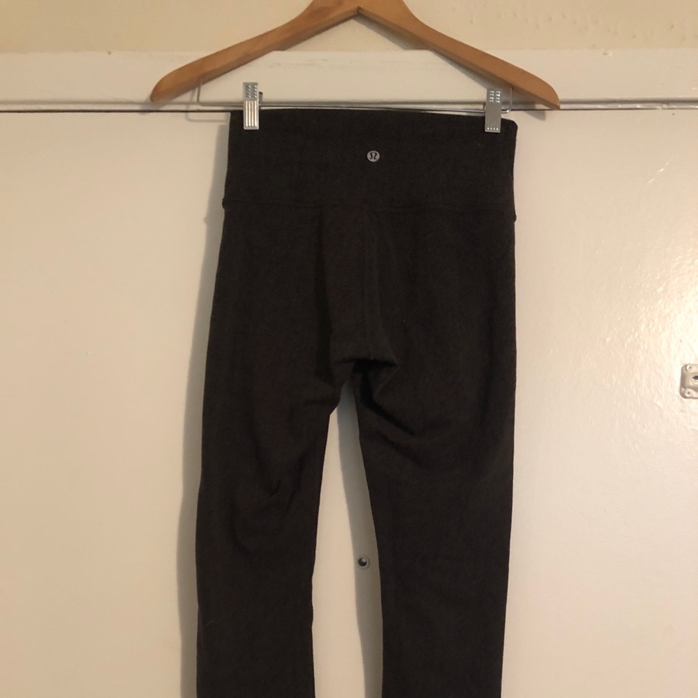 Size 6 lululemon wunder under pants